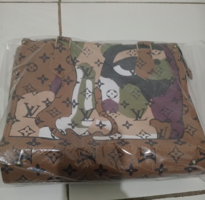 produk TAS  LV