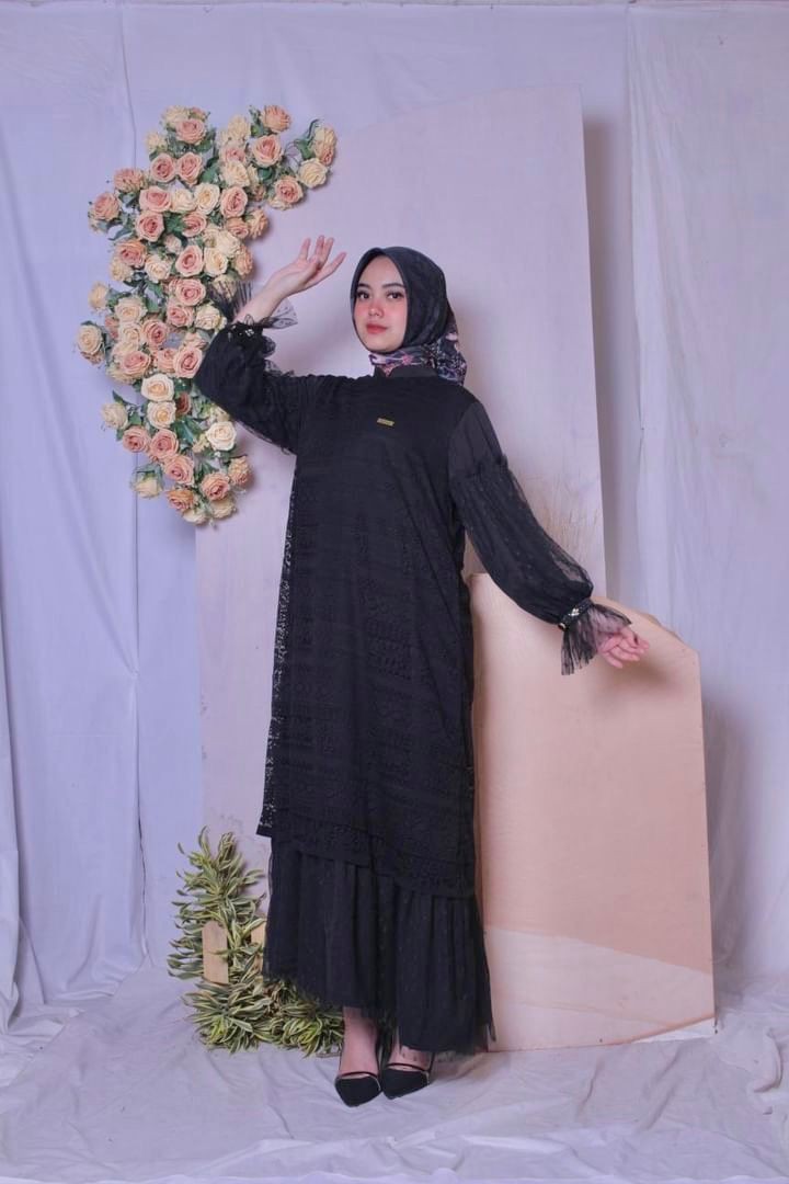 produk Syaqilla dress Hitam